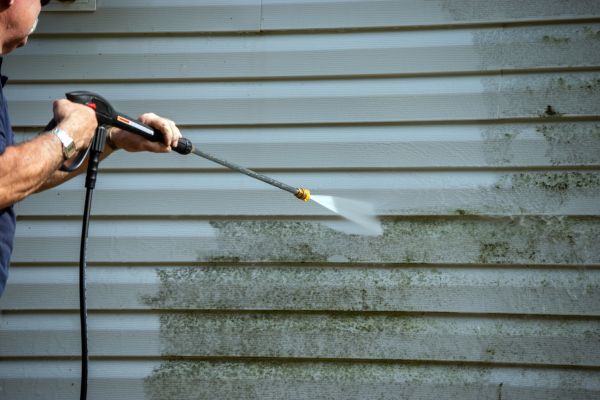 Cost of Vinyl Siding Power Washing in Katy